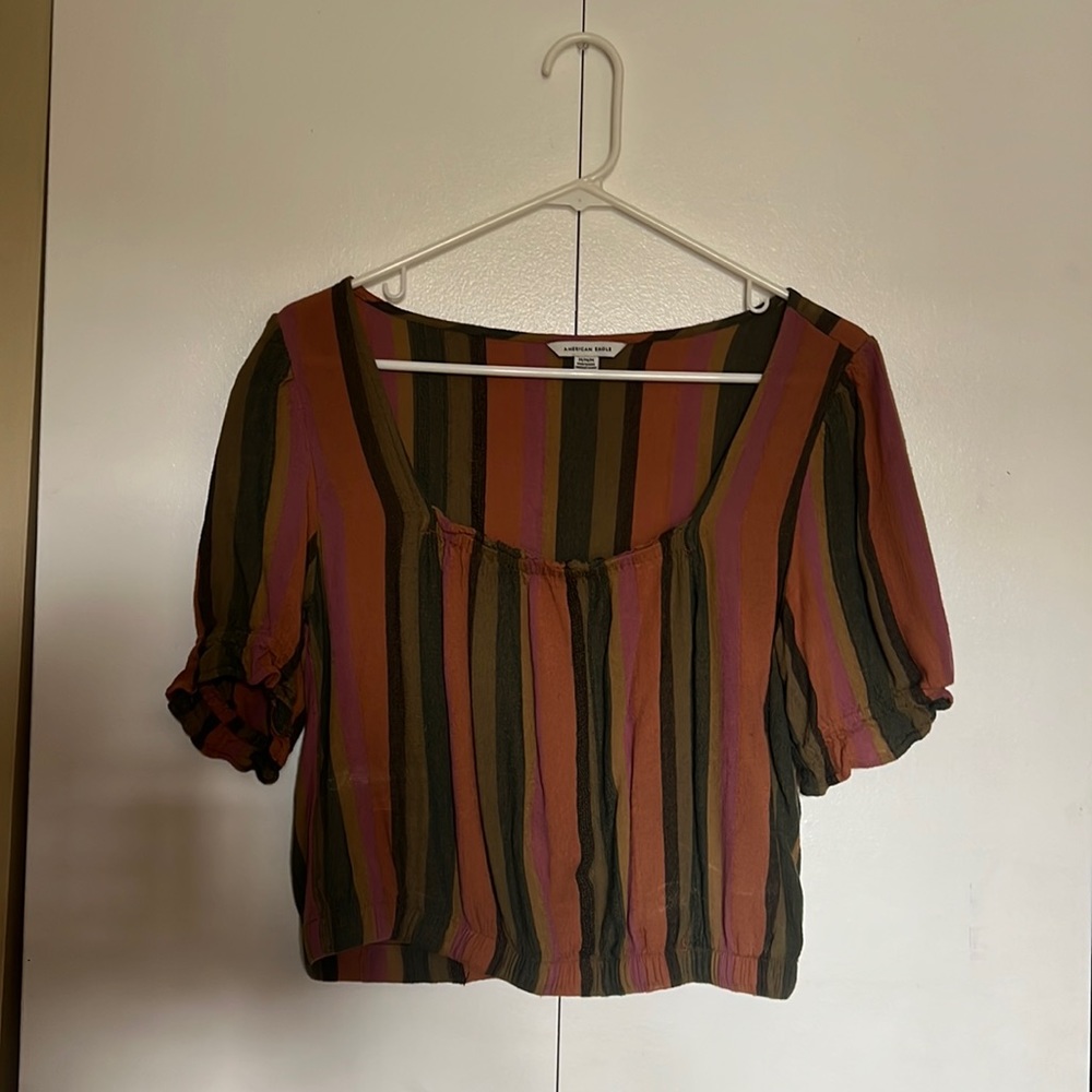 american eagle multicolor crop top with ruffled sleeves, size M